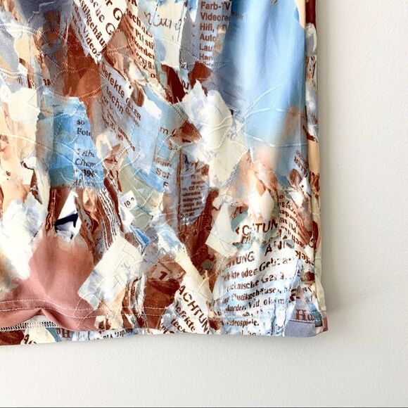 GF Ferre Blue Brown Abstract Print Newspaper Words Short Sleeve Tee - Picture 5 of 8